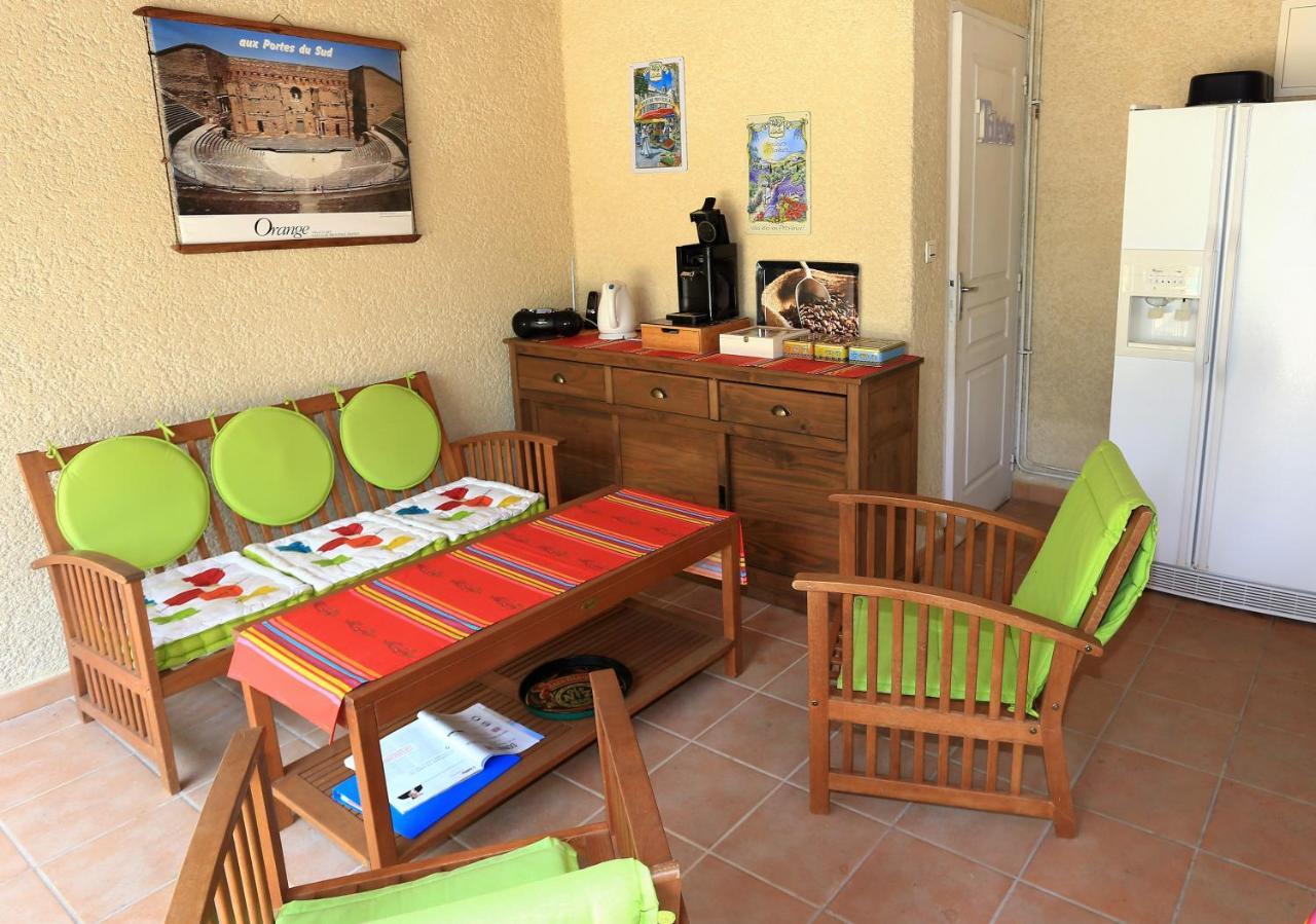 Santolines En Provence Bed & Breakfast Piolenc Екстериор снимка